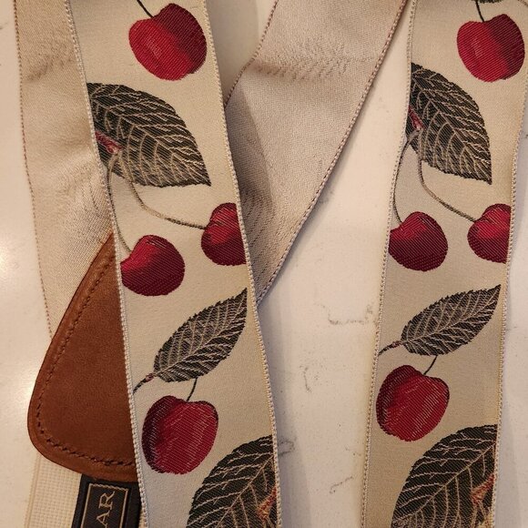 Trafalgar Calvin Curtis Design Cherry Suspenders - Picture 5 of 7